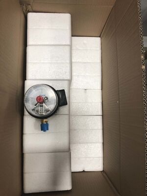 مقياس ضغط اتصال كهربائي بطول 4 بوصات (100 ملم) مع تحكم حد مزدوج و 380 فولت 10 فولت لأتمتة