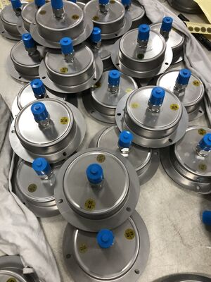 Stainless Steel Pressure Gauge with Glycerin Filled Medium and Phosphor Bronze Bourdon Tube for Accurate Readings